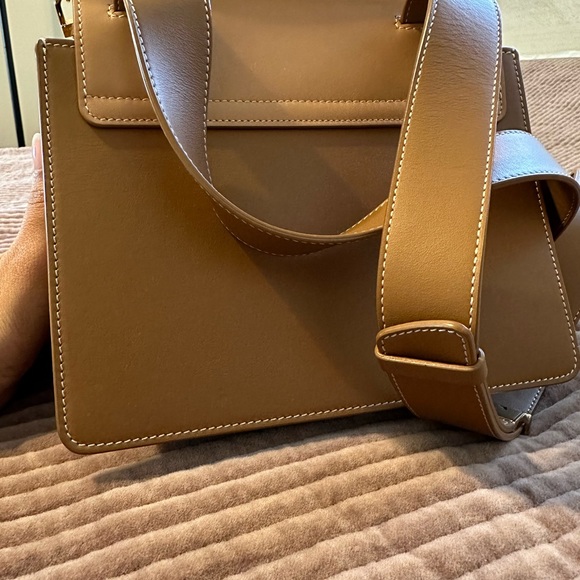 Like new. Worn a few times Cross body bag - Picture 6 of 7